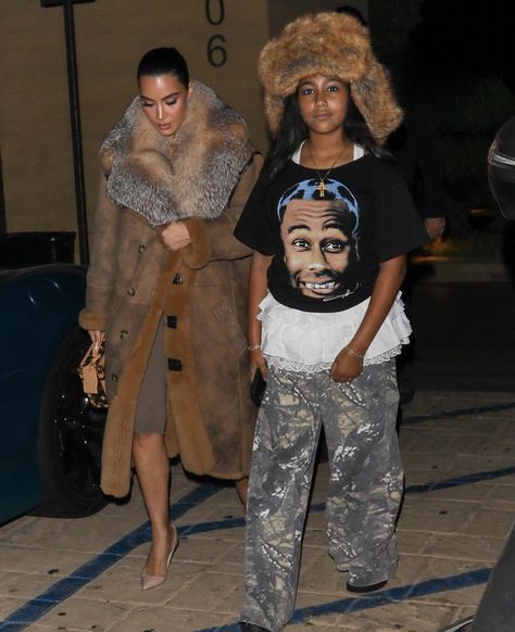 North West Outfits, Kim Kardashian And North West, North West Style, Kim Kardashian And North, Kim Kardashian Outfits, Icy Girl, Kim K Style, Kardashian Outfit, Streetwear Inspo