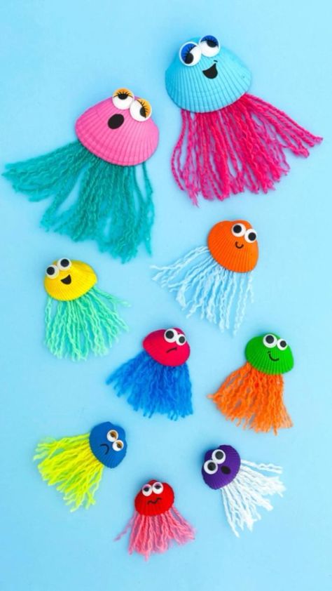 Fun Summer Crafts, Jellyfish Craft, Paper Fish, Sea Crafts, Fish Crafts, Ocean Crafts, Animal Crafts For Kids, Paper Roll Crafts, Jelly Fish