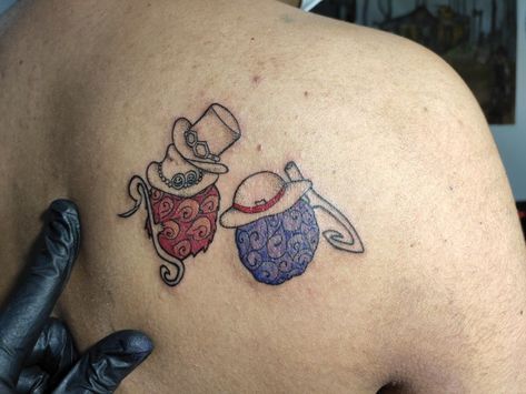 Couple Tattoos One Piece, One Piece Friendship Tattoo, One Piece Matching Tattoo Ideas, One Piece Matching Tattoos, Matching One Piece Tattoos, One Piece Tattoo Minimalist, Matching Anime Tattoos, Partner Tattoo, Smartwatch Wallpaper