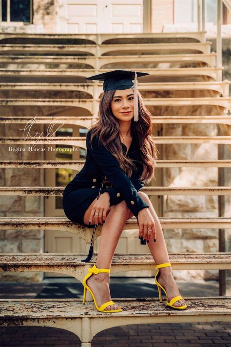 Check out these unique graduation photoshoot ideas and poses! Hire an affordable graduation photographer on PixPair today! #pixpair #findaphotographer #hireaphotographer #graduationphotographer #graduationphotography #graduation2020 #2020grad Graduation Pictures Outfits, High School Graduation Pictures, Graduation Outfit Ideas, Nursing Graduation Pictures, Graduation Shoot, Cap And Gown Pictures, The Last Ride, College Graduation Photoshoot, College Graduation Pictures Poses