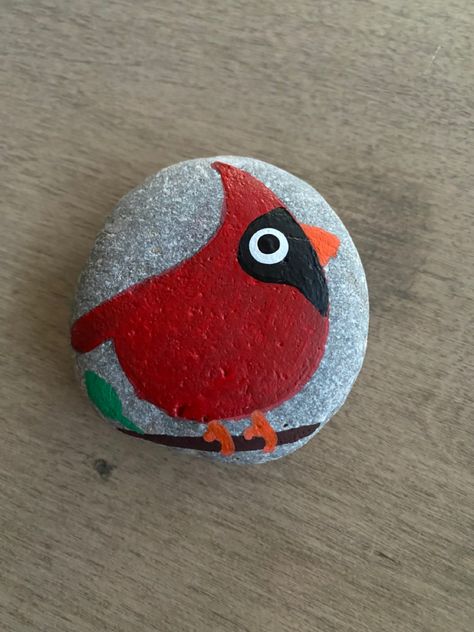 Red Cardinal Rock Painting, Bird Rocks, Heart Rocks, Tiny Paintings, Shell Painting, Christmas Rocks, Diy Rock Art, Story Stones, Happy Stones