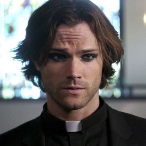 Priest Sam Winchester edit icon with eyeliner Priest Sam Winchester, Dean Winchester Priest, Sam From Supernatural, Sam Winchester Funny, Supernatural Pfp, Dean Winchester Icons, Sam Winchester Icon, Dean And Sam Winchester, Lord Forgive Me