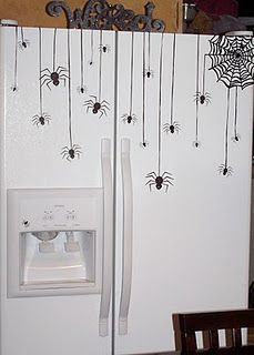 Hahaha...cute idea for next Halloween! Hallowen Ideas, Casa Halloween, Fridge Decor, Cricut Halloween, Halloween 2014, Spider Webs, Halloween Porch, Theme Halloween, Halloween Deco