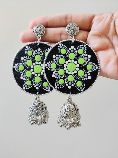 Hand Painted Jhumka, Jhumka Mandala, Dot Painting Earrings, Mandala Art Earrings, Dot Mandala Patterns, Dot Mandala Earrings, Oxidized Jhumka, Diy Mandala, Dot Earrings