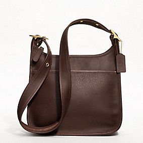 Legacy Zip - This is pretty close the the coach purse I have, it's just longer shoulder strap!! Wardrobe Necessities, Cheap Coach Bags, Coach Legacy, Vintage Coach Bags, Cheap Handbags, Handbag Outlet, Look Here, Coach Bag, Purses Designer