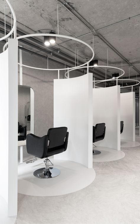 Modern Barbershop, Unique Hair Salon, Salon Equipment Furniture, Salon Concepts, Hair Salon Interior Design, Hair Salon Design, Hair Salon Interior, Salon Suites Decor, Barbershop Design