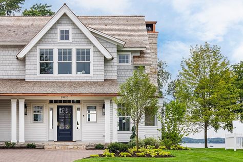 • Landschute Architecture • | It’s often said that a lake house has two front sides. 🏡🏡 We consider it to be double the opportunity! #lakehouse #architecture… | Instagram Lakehouse Exterior, Seaside Cottage, Hot And Humid, Front Elevation, Classic House, Coastal Living, Nantucket, Country Life, Lake House