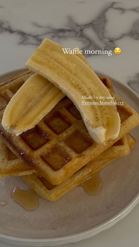 Waffle Story, Food Captions, Story Instagram, Sweet Savory, Bon Appetit, Good Eats, Food Lover, Sweet Tooth, Waffles