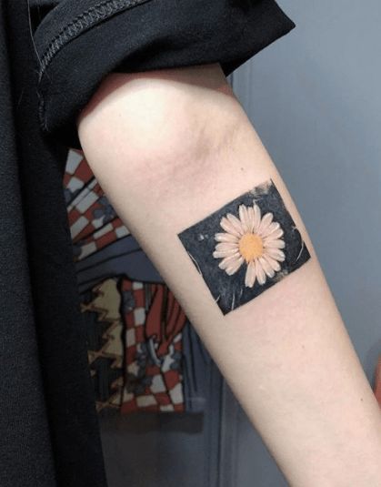 Small Daisy Tattoo, Daisy Tattoo Designs, Square Tattoo, Hamsa Hand Tattoo, Full Hand Tattoo, Blue Rose Tattoos, Irish Tattoos, Circle Tattoos, Daisy Tattoo