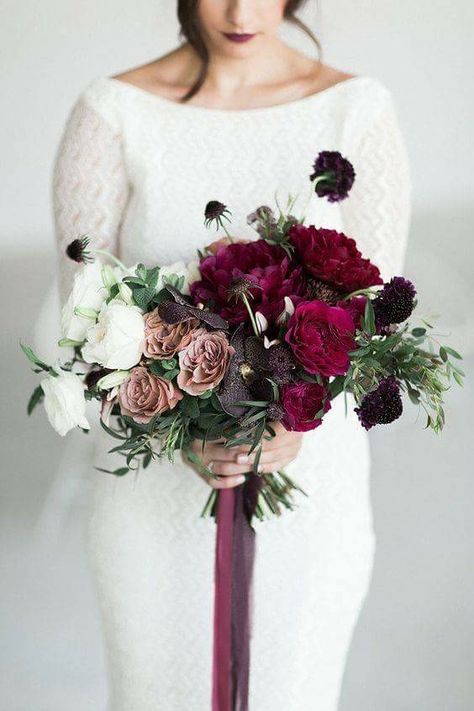 Moody burgundy bouquet Red Wedding Flowers, Red Bouquet, Wedding Bouquets Pink, Purple Bouquet, Fall Wedding Bouquets, Chic Flowers, White Wedding Flowers, White Bouquet, Bouquet Of Flowers