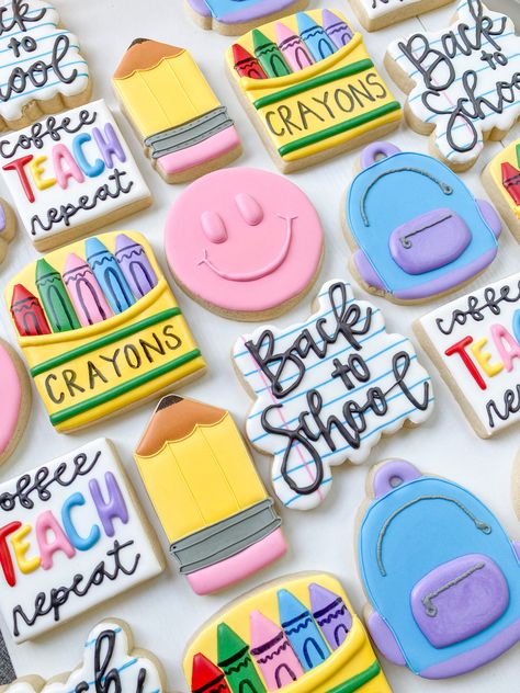 Back to school cookies! Keatts Treats creates custom designed vanilla sugar cookies for any event! I would love to create cookies for your next occasion; please follow, share, and get in touch! Baby shower, weddings, engagement, birthday, corporate events, etc. Pencil Sugar Cookies, Welcome Back To School Cookies, Back To School Cookie Cake, Back To School Cookies Decorated, School Cookies Decorated, Back To School Sugar Cookies, Teacher Cookies, Back To School Cookies, Royal Cookies