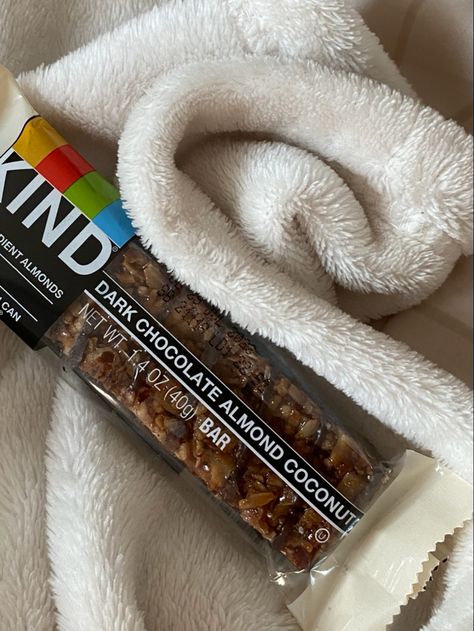 Granola Bar Aesthetic, Protein Bar Aesthetic, Healthy Snacks Gluten Free, Fruit Granola Bars, Snacks Gluten Free, Charlie Emily, Kind Bar, Bar Aesthetic, Almond Bars