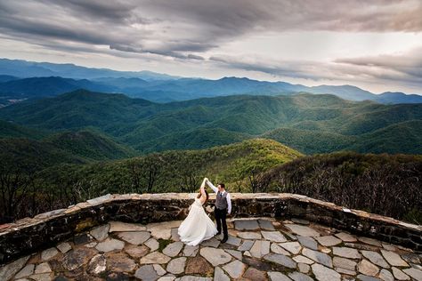 Smoky Mountain Wedding Photos in the National Park Gatlinburg Elopement, Franklin North Carolina, Mountain Wedding Photos, Smoky Mountain Wedding, Smokey Mountain, Bridesmaids Photos, National Park Wedding, Southern Oregon, Mountain Elopement