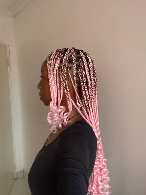 Pink braids Black Mixed With Pink Braids, Brown And Pink Mixed Braids, Large Pink And Black Knotless, Pink Tinsel Braids, Light Pink Braids With Beads, Pastel Pink Box Braids, Pink Bubble Braids, Pink Curly Braids, Cute Pink Braids