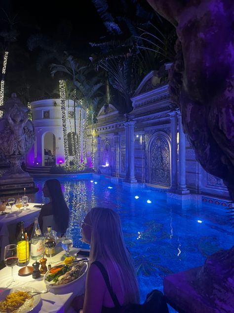 Miami Barbie Aesthetic, Miami Versace Mansion, Miami Night Life Aesthetic, Miami Baddie Aesthetic, Versace Restaurant Miami, Rich Miami Aesthetic, Umiami Girl Aesthetic, Miami Hotel Aesthetic, Miami Lifestyle Aesthetic