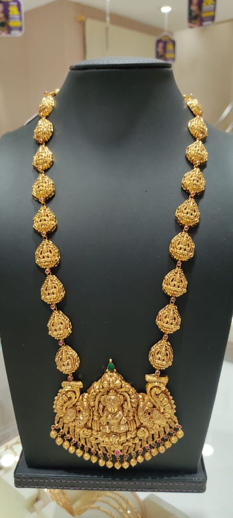 Long Antique Haram, Long Lakshmi Haram Designs, Long Sara Gold, Laxmi Haar Gold Necklaces, Lakshmi Dollar Gold, Gold Lakshmi Pendant Designs, Laxmi Haram Designs Gold, Jewllary Design, Antique Haram Designs Gold