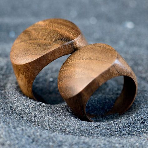 Unisex Walnut Wooden Ring for Couple Wood Rings for 5th | Etsy Brown Couple, Ring For Couple, Wood Rings Women, Wooden Jewelery, Gift Box Handmade, Stabilized Wood, Wood Resin Jewelry, Wood Shop Projects, Unique Gifts For Men