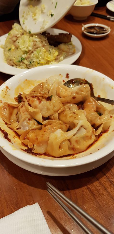 [OC] Shrimp and Pork Spicy Wontons from Din Tai Fung in Taipei Taiwan #foodporn #food #foodie #nom #tasty #delicious #foods #foodlover Spicy Wontons, Taiwan Street Food, Din Tai Fung, Taiwanese Cuisine, Around The World Food, Fontina Cheese, Taiwan Food, Taiwanese Food, Wontons