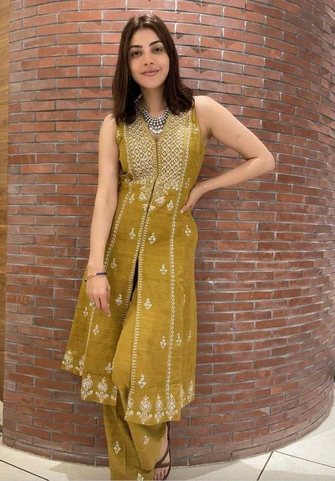 Sleeveless Kurta Set, Sleeveless Kurta, Brown Strappy Sandals, Choli Dress, Blouse Designs Catalogue, Fancy Sarees Party Wear, Anita Dongre, Fancy Tops, Traditional Indian Outfits