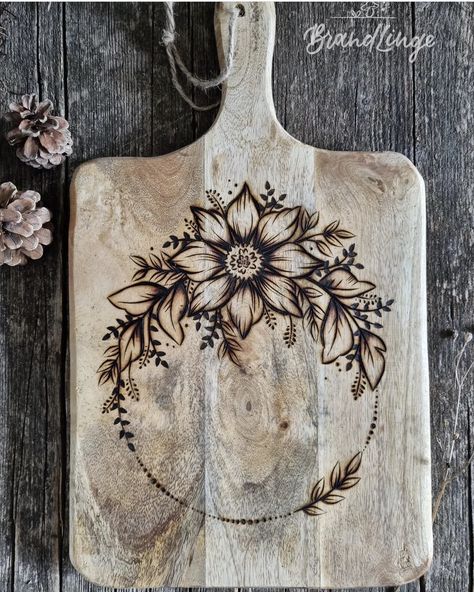 Rose Wood Burning, Wood Burning Ideas Flowers, Wood Burning Flowers Pattern, Wood Burn Flowers, Wood Burning Patterns Printable, Floral Wood Burning, Pyrography Ideas Inspiration, Wood Burning Patterns Free, Wood Burning Flowers