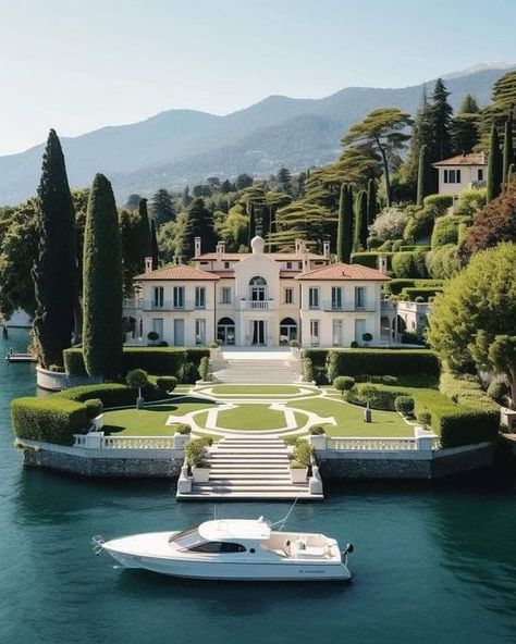 Old Money House, Lakeside Living, Dream Life House, Luxury Homes Dream Houses, Dream House Exterior, Dream House Plans, Lake Como, Dream Home Design, Luxury Life