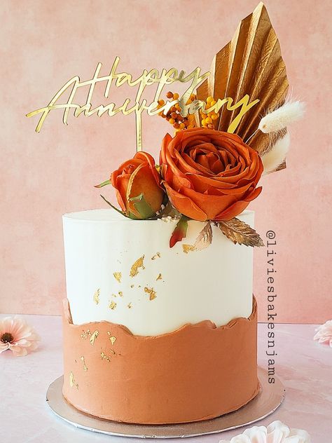 Autumnal Birthday Cake, Fall Cake Decor, Piping Peonies, Burnt Orange Cake, Fall Theme Cakes, Fall Leaf Cake, Grass Cake, Fall Birthday Cakes, Gold Leaf Cakes