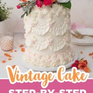 White Vintage Cake, Ruffle Tutorial, Berry Chantilly Cake, White Velvet Cakes, Buttercream Piping, Old Cake, Easy Buttercream Frosting, Sugar Geek, Candy Apple Recipe