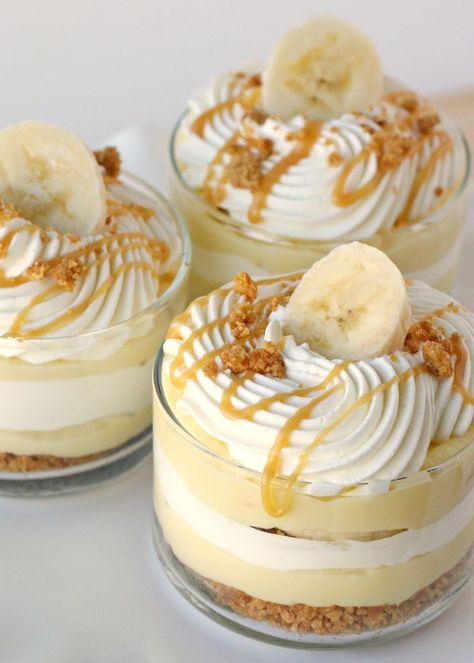 Natasha Kitchen, Cream Desserts Recipes, Puding Roti, Banana Caramel, Mini Dessert Cups, Resipi Kek, Banana Dessert Recipes, Caramel Cream, Banoffee Pie