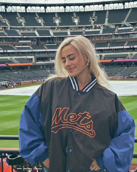 Glory days 💙🧡 LFGM, let’s go Mets, nym, baseball, sports outfit, sports fashion Mets Game Outfit, Sports Outfit, Mets Baseball, Mookie Betts, Glory Days, Sports Fashion, Baseball Games, 2025 Vision, Gaming Clothes