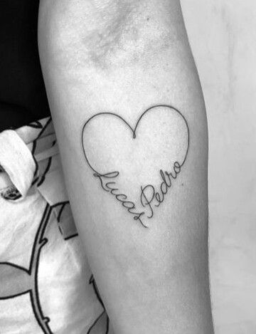 Names In A Heart Tattoo, Boy Name Tattoos For Mom, Heart Outline Tattoo, Heart Tattoos With Names, Tattoos With Names, Arm Tattoos Drawing, Name Tattoos For Moms, Memorial Tattoo Ideas, Twin Tattoos