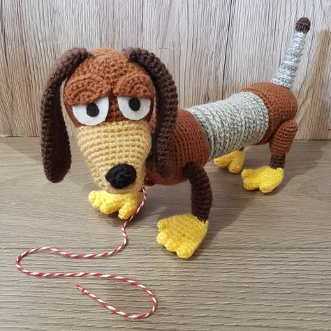 Crochet Toy Story Characters, Crochet Bullseye Toy Story, Dopey Crochet Pattern, Fairytale Crochet, Crochet Toy Story, Crochet Dogs, Crochet Characters, Slinky Toy, Knitted Projects