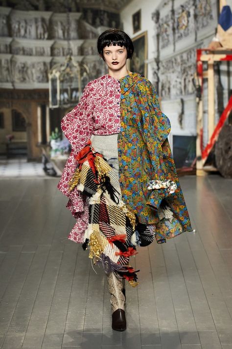 Matty Bovan AW19 Matty Bovan, Funnel Neck Sweater, London Fashion, London Fashion Week, Bohemian Style, Ritual, High Fashion, Ball Gowns, Kimono Top