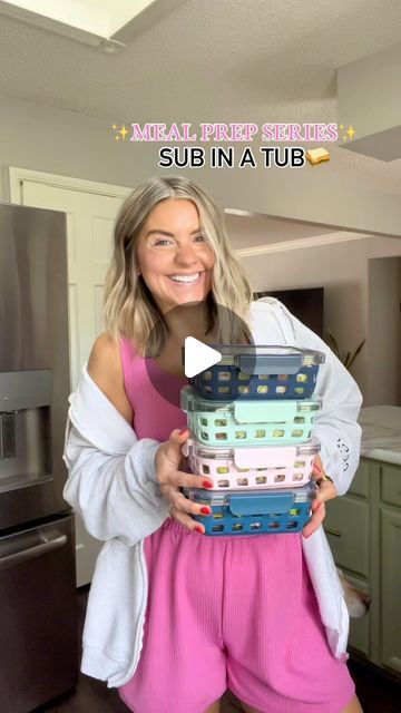 Brittany Voges on Instagram: "Meal Prep Series: Sub in a Tub! 🥪🥗  You’ve likely seen this recipe all over Instagram already or even if your local Jersey Mike’s, and for good reason! Its basically fool proof and so delicious, and great to prep ahead of time for meal prep. I like pairing this salad with chips or pretzels for a little crunch since it’s low carb. Details below!   PS: comment “CONTAINERS” to be sent a link to my glass containers from @elloproducts !!   Macros: 19g p / 9g c / 14g f ; 232 calories   salad ingredients: 8 cups romaine lettuce 10-12 grape tomatoes, sliced 2 servings banana peppers, chopped 1/2 red onion, chopped 10-12 dill pickle chips, chopped 8 oz turkey breast, chopped 56g turkey pepperoni, chopped 4 slices ultra thin provolone, chopped 4 tsp grated parmesan  d Sub In A Tub Meal Prep, Sub In A Bowl Recipe, Sub In A Tub Salad Healthy, Ww Meal Prep For The Week, Salad With Chips, Dots Pretzels, Protein Puddings, Dill Pickle Chips, Quick Meal Prep