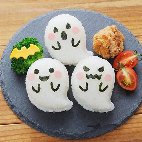 ghost shapped onigiri Halloween Onigiri, Cute Onigiri, Onigiri Recipe, Halloween Tea Party, Kawaii Bento, Bento Ideas, Inspo Art, Bento Box Kids, 2024 Halloween