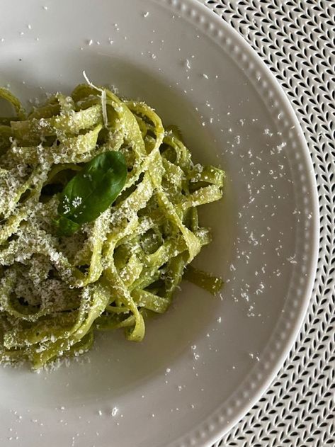 Pesto Pasta Aesthetic, Pretty Pasta, Pasta Aesthetic, Pasta Pesto, Pesto Pasta, Food Goals, Food Is Fuel, Food Obsession, Pretty Food