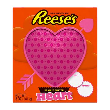 Reeses Hearts, Valentines Candy Gifts, Valentines Day Hearts Candy, Reeses Candy, American Sweets, Heart Shaped Candy, Peanut Butter Candy, Candy Gift Box, Peanut Butter Filling