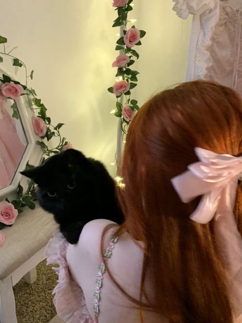 Pink Ginger, Ginger Girls, Lily Evans, A Black Cat, Classy Photography, Ginger Hair, Just Girl Things, Aesthetic Hair, الرسومات اللطيفة