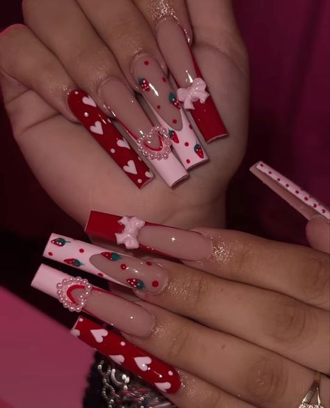 Nails St Valentin, Valentines Nails Baddie, Cute Baddie Nails Acrylic, St Valentine Nails, Baddie Birthday Nails Long, Aesthetic Y2k Nails, Y2k Valentines Nails, Red Baddie Nails, Baddie Birthday Nails