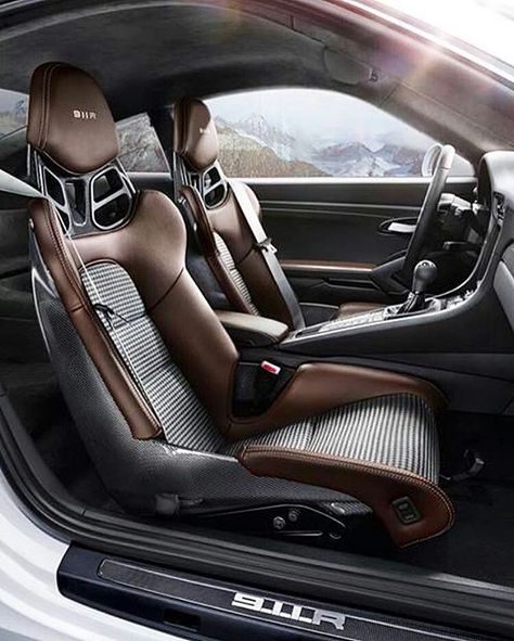 Porsche 911R _ ©@carinterior Car Aesthetic Inside, Inside Car Ideas, Inside The Car Aesthetic, Porsche 2017, Best Car Interior, Cars Interior, Vw Mk1, Automotive Upholstery, Luxury Boat