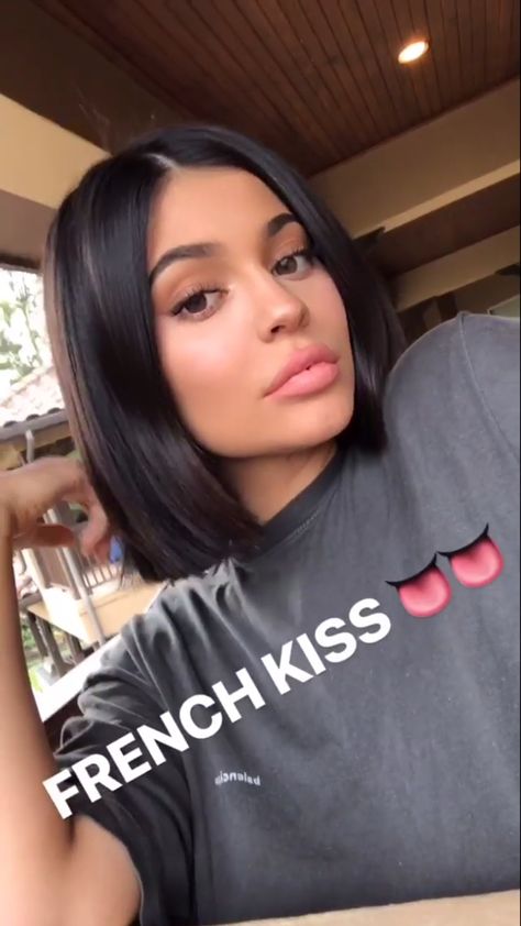 Kylie Wearing French Kiss From the Kourt Collection Short Hair Styles Black Hair, Black Short Bob Hairstyles, Short Black Bob Hairstyles, Short Bob Black Hair, Black Bob Hair, Kylie Jenner Short Hair, Black Short Bob, Short Black Bob, Kylie Jenner Snapchat