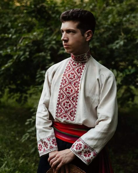 Ukrainian Clothing Men, Ukrainian Traditional Clothing Men, Polish Folk Costume Men, Traditional Slavic Clothing Men, Slavic Men, Traditional Italian Clothing, Lithuanian Clothing, Ukraine Clothing, Polish Clothing