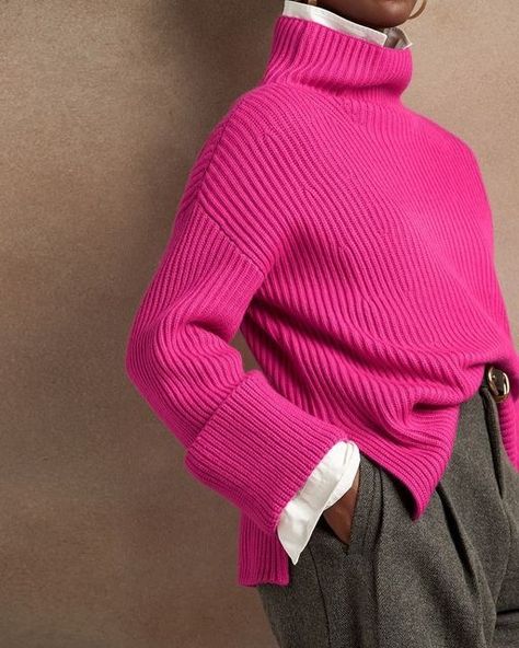 Cashmere Sweater Outfit, Pink Sweater Outfit, Contrast Outfit, Bright Pink Sweater, Pink Cashmere Sweater, Bright Sweater, Peony Pink, Sweater Outfit, High Waist Fashion