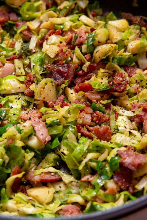 With a tender inside and crisp outside, it’s safe to say this quick Brussel sprouts recipe with bacon is a favourite in our house! It’s a super easy 2-ingredient dish with a delicious flavour everyone will love. Keep reading to learn how to cook Brussel sprouts on stove, with tips and advice. Sauteed Brussel Sprouts With Bacon, Brussel Sprout Meals, Bacon And Brussel Sprouts, Brussel Sprout Recipes With Bacon, Boiled Brussel Sprouts, Cook Brussel Sprouts, Brussel Sprouts Recipes Easy, Brussel Sprouts With Bacon, Sauteed Brussel Sprouts