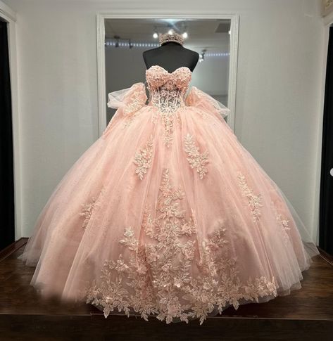 Elegant Quince Dresses Pink, Flower Quince Dress, Pink Champagne Quinceanera Dresses, Rose Pink Quinceanera Dresses, Quince Pink Dresses, Champagne Pink Quinceanera Dresses, Pink Xv Dresses, Pink Quinceanera Dresses With Bow, Pink Tulle Quinceanera Wedding Dress