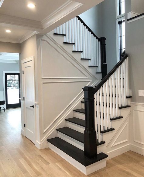 Beautiful Staircase Ideas For A Show-Stopping Entrance - Style Your Sanctuary Stained Staircase, Painted Wood Stairs, Black Stair Railing, Black And White Stairs, Baddie Bedroom, Black Staircase, Stairs Renovation, White Staircase, Black Stairs