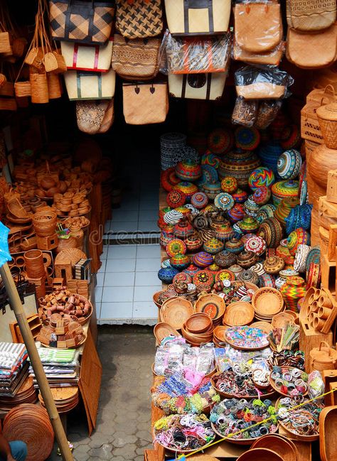 Ubud Art Market, Bali Painting, Bali Art, Bali Itinerary, Bali Guide, Seminyak, Bali Travel, Famous Places, Ubud