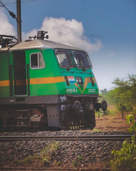 Indian Railway Train, Lock Screen Wallpaper Hd, Screen Wallpaper Hd, Emoji Drawings, Railway Jobs, Blurred Background Photography, Lion Wall Art, Freight Train, Indian Railways