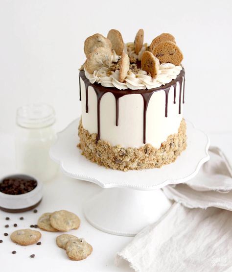 Milk & Cookies Cake Recipe - Sugar & Sparrow Cookies Cake Recipe, Chocolate Chip Cake Recipe, Cookies And Cream Cake, Chocolate Chip Cookie Cake, Chips Ahoy, Chocolate Chip Cake, Cookie Cake Recipe, Cookies Cake, Cookie Flavors