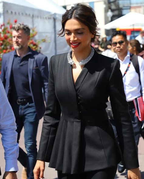 Co Ords Set, Cannes Film Festival 2022, Cannes 2022, Co Ords Outfits, Sets Outfit, Celebrity Casual Outfits, Stay Tune, Blazer Outfits For Women, Festival 2022