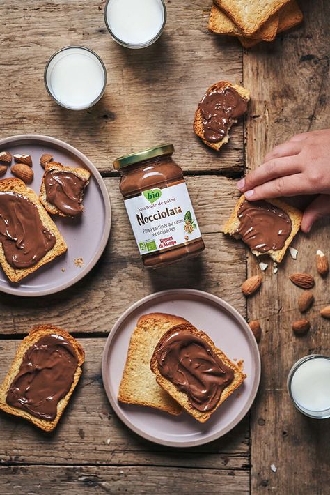 Peanut Butter Food Photography, Butter Food Photography, Food Photography Lighting, Photography Food Styling, Pistachio Butter, Chocolate Photos, Food Art Photography, Homemade Nutella, Food Menu Design